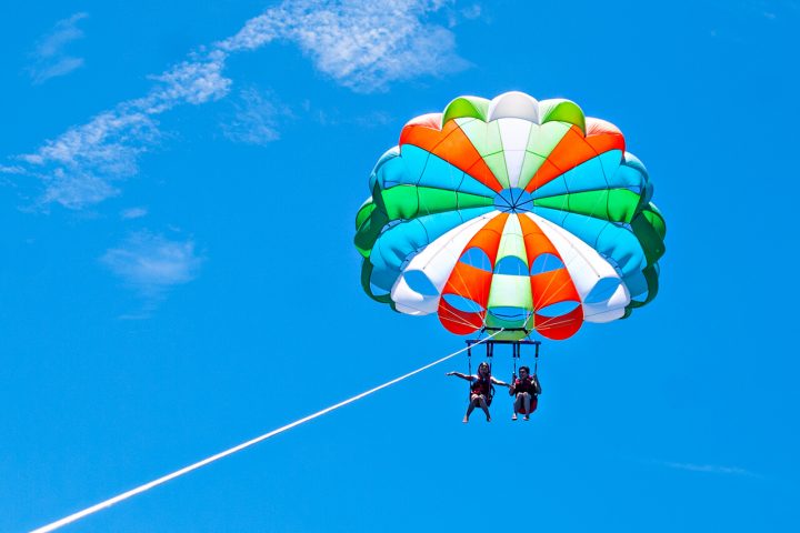 parasailing in boracay 1 رحلة البراشوت في شرم الشيخ