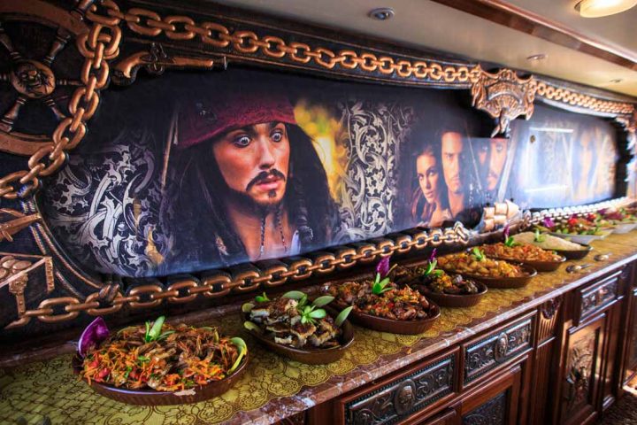 pirates restaurant food جولة ليلية علي مركب البايرتس
